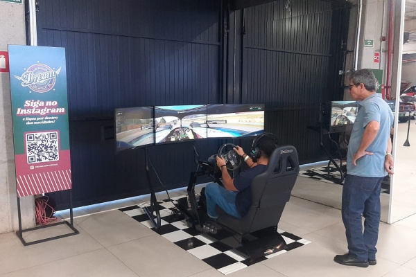 cockpit-simulador-de-corrida-velocidade-mania-dream-car-museu-são-roque473A7EC1-BEE5-90C8-DB33-52485D6E895A.jpg